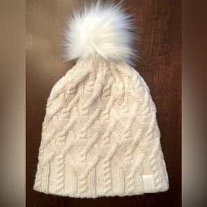 New! Girls beanie with pom pom
